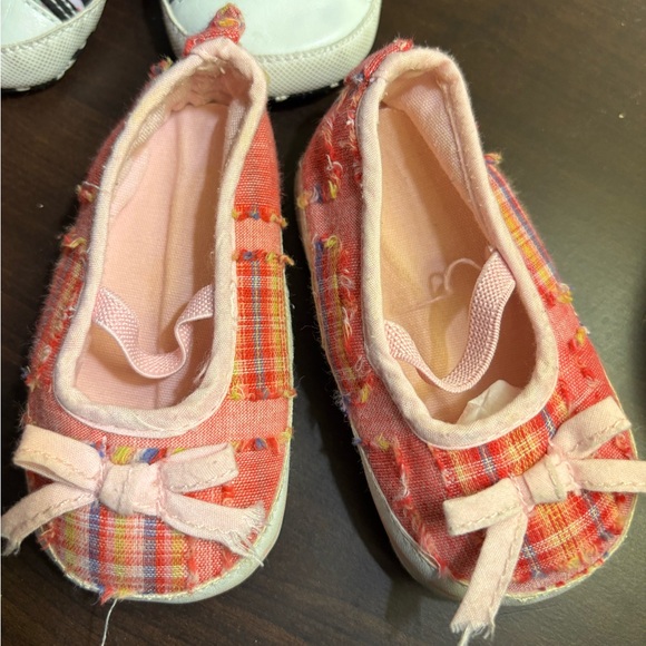 Bundle of 8  baby Shoes - Black  , red and White blue  different sizes - Picture 9 of 16